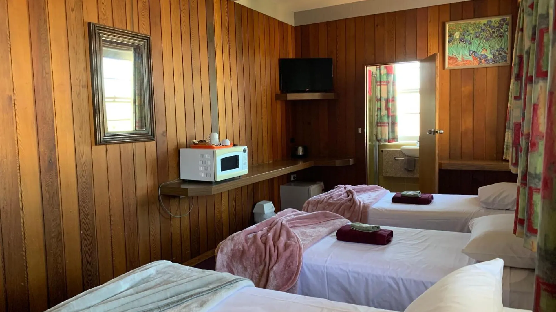 Moruya Monarch Hotel 3*,  Australia